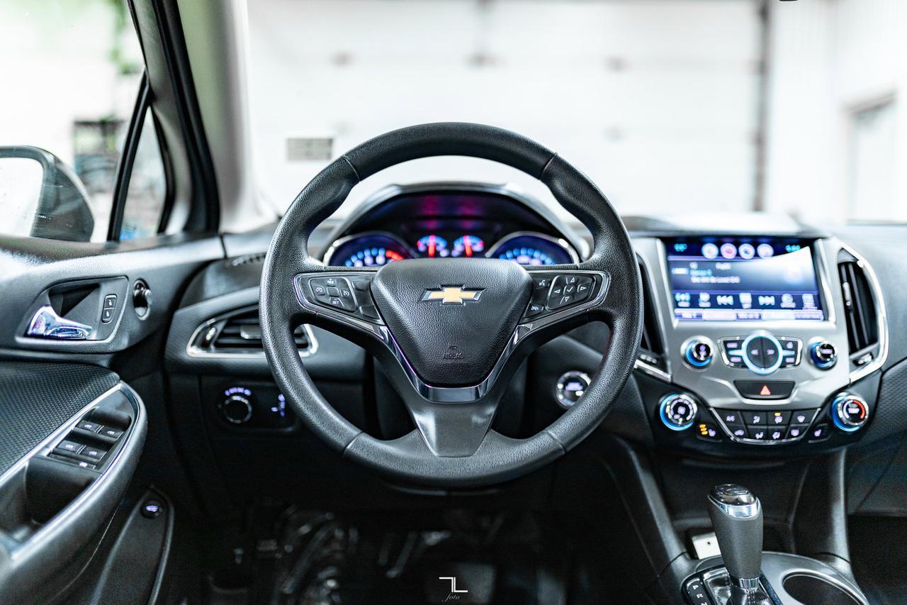 2018 Chevrolet Cruze LT Roof BCam Red Deer AB