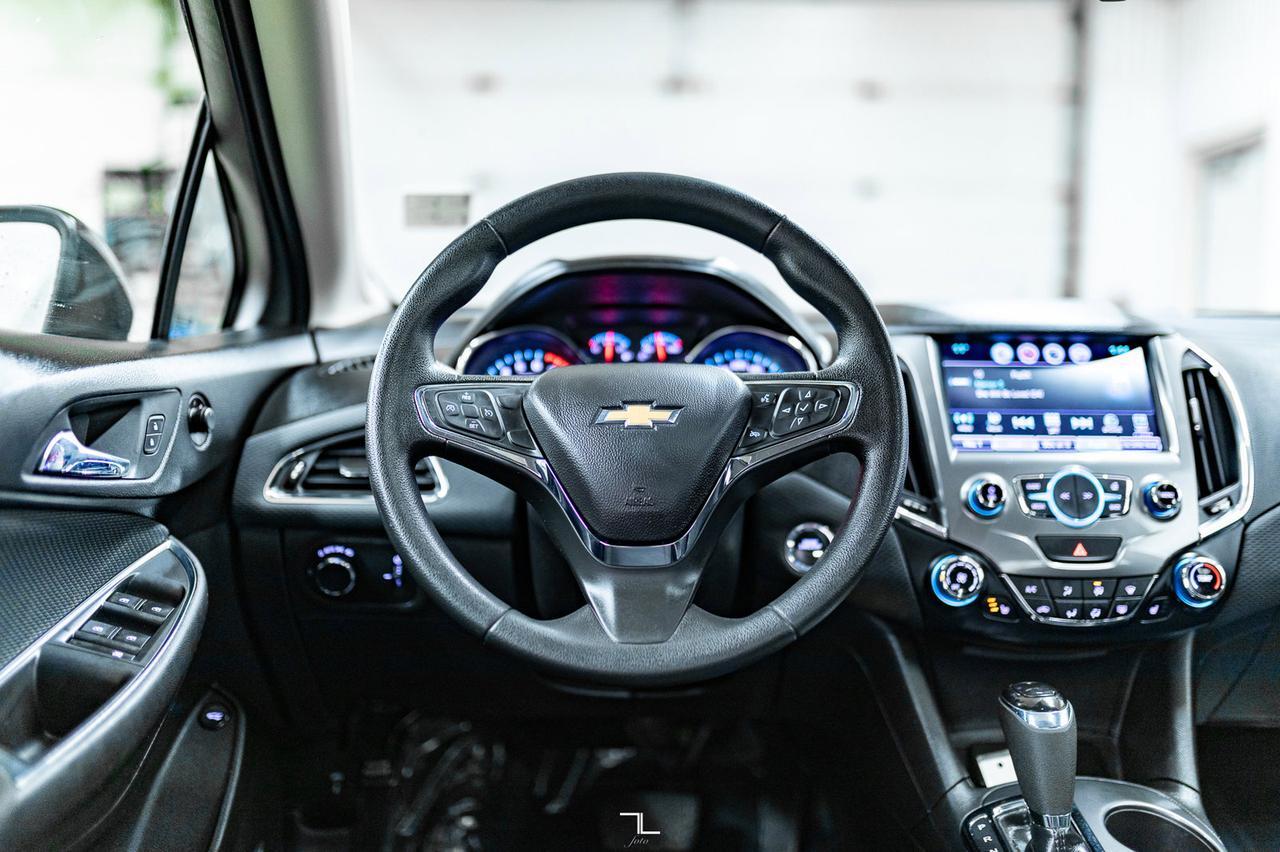 2018 Chevrolet Cruze LT Roof BCam Red Deer AB