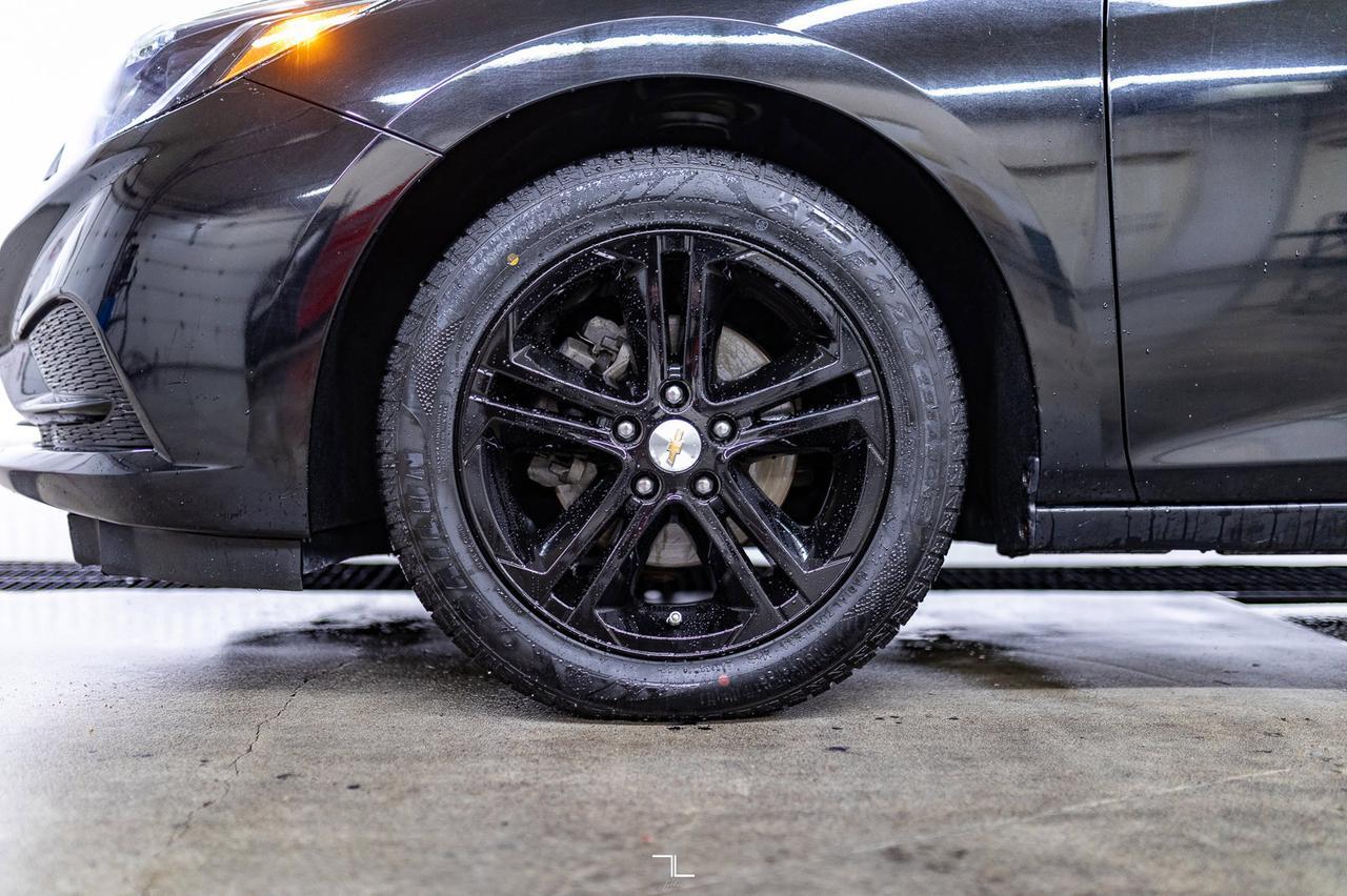 2018 Chevrolet Cruze LT Roof BCam Red Deer AB