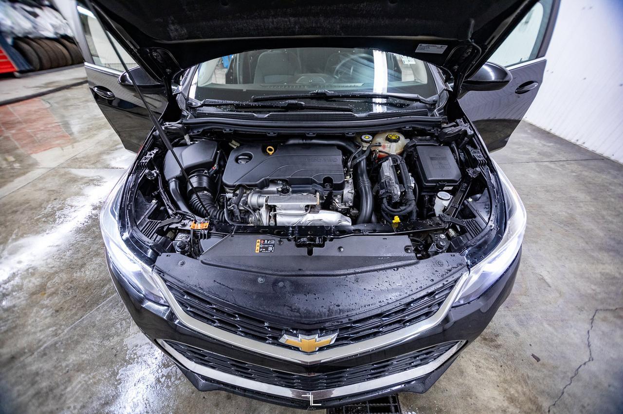 2018 Chevrolet Cruze LT Roof BCam Red Deer AB