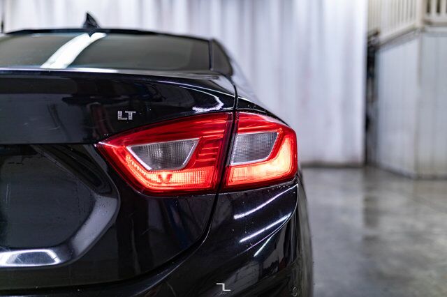 2018 Chevrolet Cruze LT Roof BCam Red Deer AB