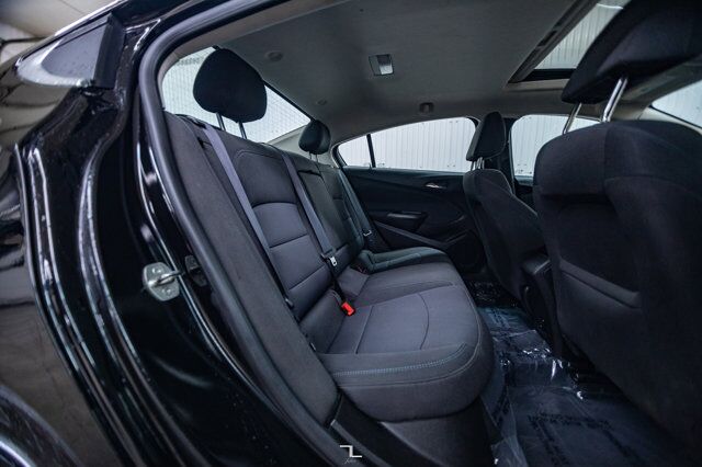 2018 Chevrolet Cruze LT Roof BCam Red Deer AB