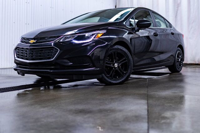 2018 Chevrolet Cruze LT Roof BCam Red Deer AB