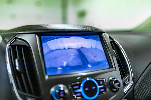 2018 Chevrolet Cruze LT Roof BCam Red Deer AB