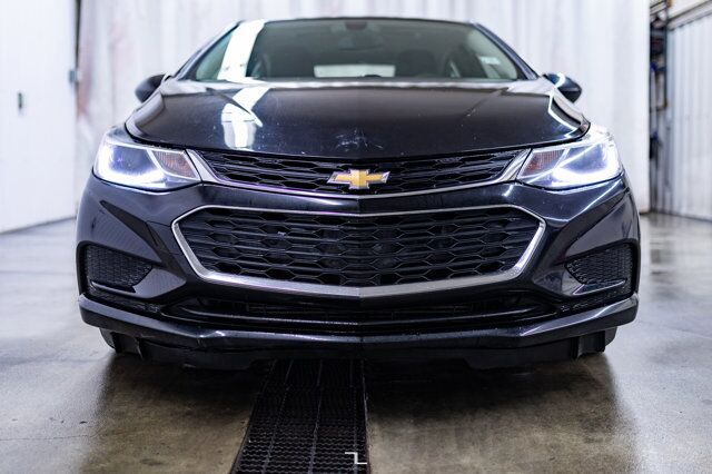 2018 Chevrolet Cruze LT Roof BCam Red Deer AB