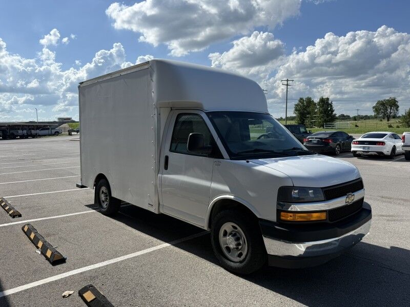 2018 Chevrolet Express 3500 10' Box Van Collinsville OK