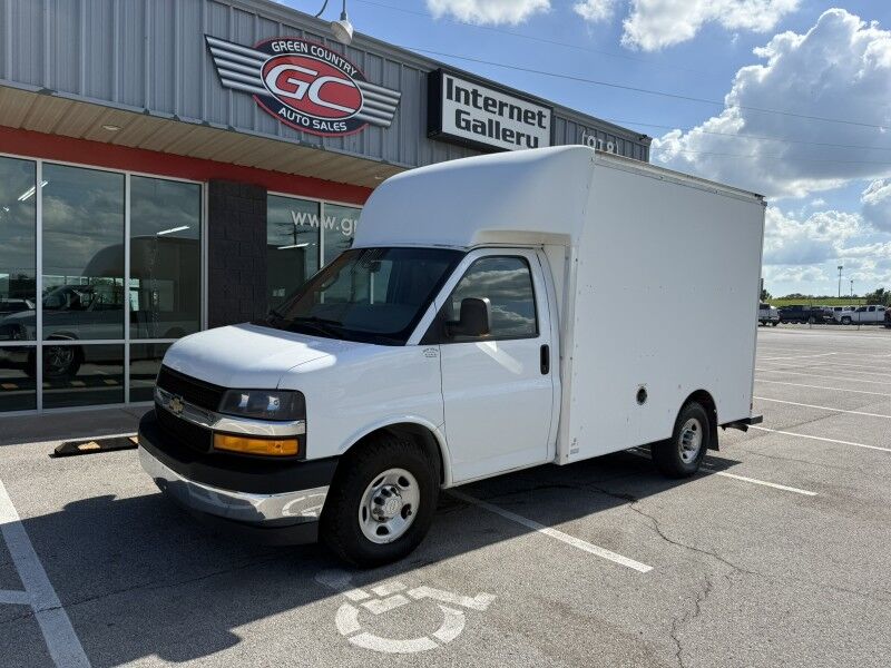 2018 Chevrolet Express 3500 10' Box Van Collinsville OK