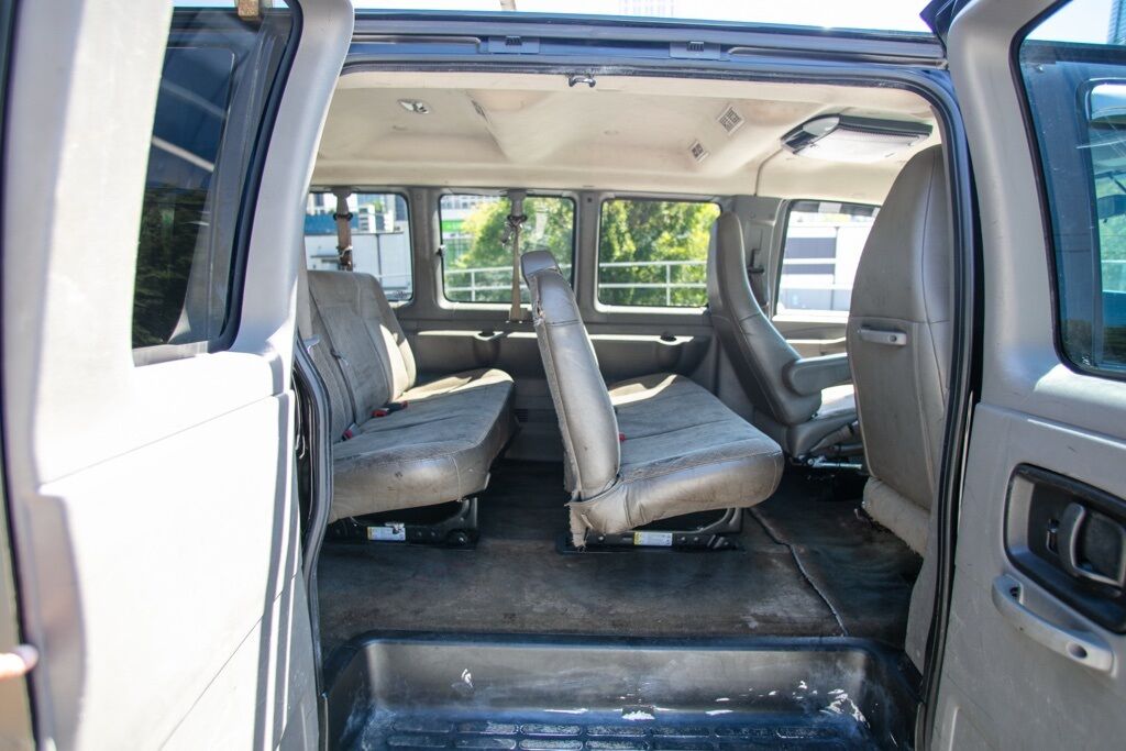 2018 Chevrolet Express 3500 LT photo 24