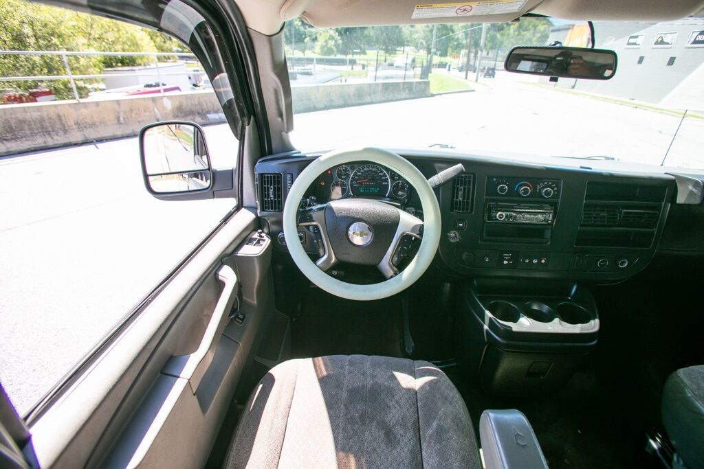 2018 Chevrolet Express 3500 LT photo 27