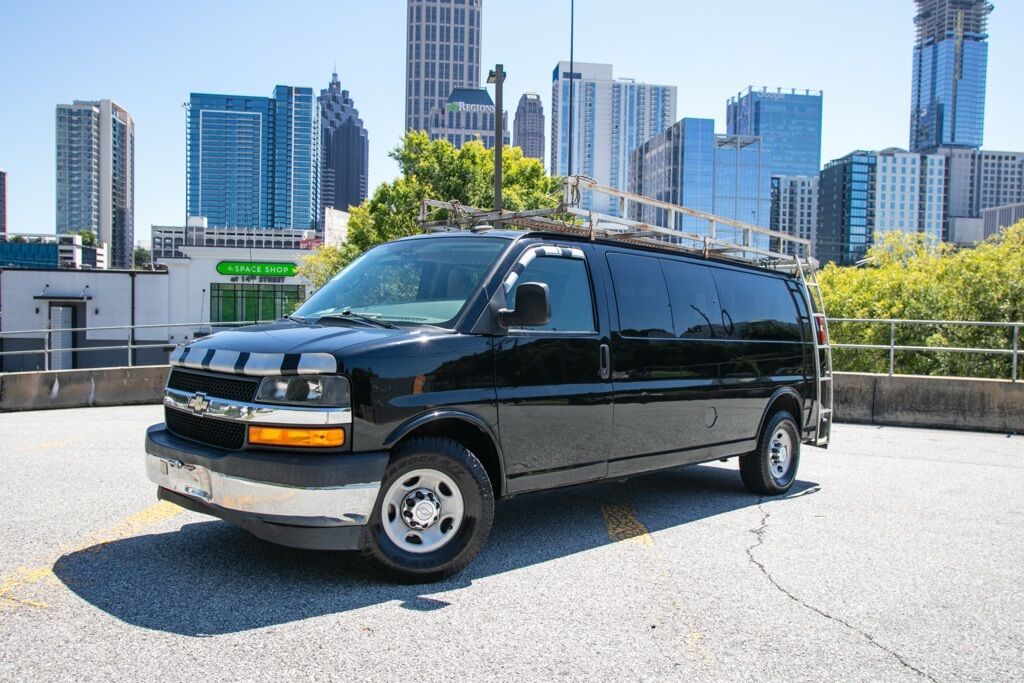 2018 Chevrolet Express 3500 LT photo 2
