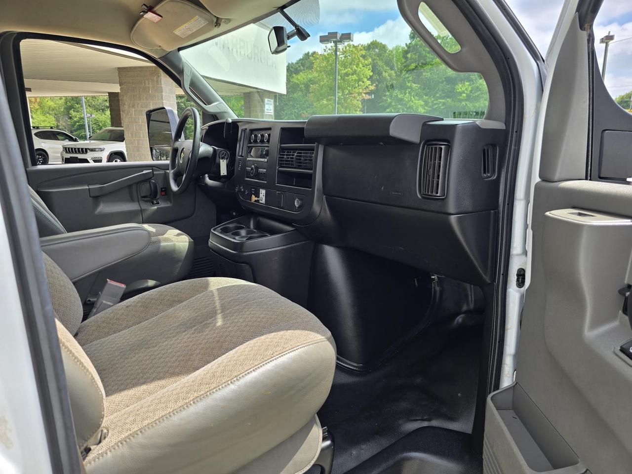 2018 Chevrolet Express Commercial Cutaway 3500 14ft Box W/Tuck-Under Liftgate Concord NC