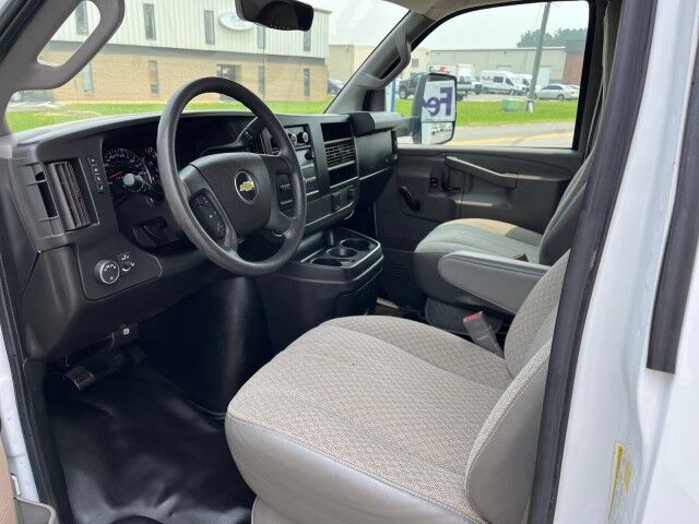 2018 Chevrolet Express Commercial Cutaway 3500 15' Box Truck Ashland VA
