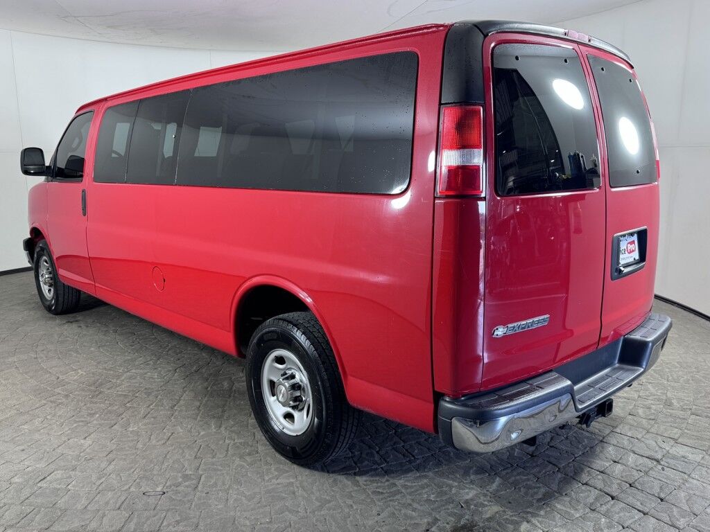 2018 Chevrolet Express Passenger 3500 LT 15 Passenger Maumee OH