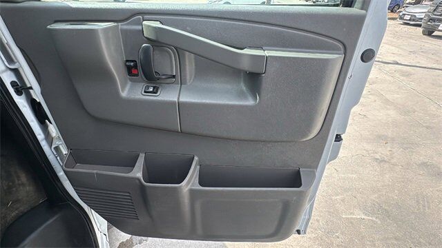 2018 Chevrolet Express Passenger LT New Braunfels TX