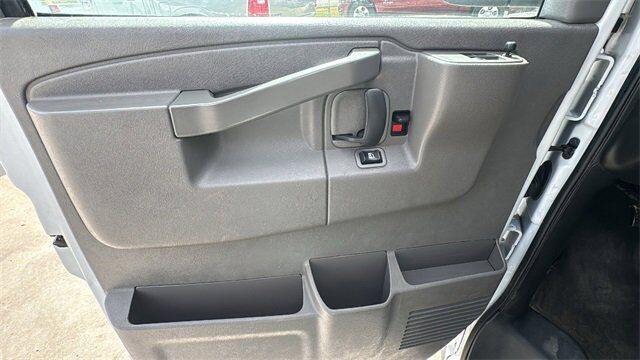 2018 Chevrolet Express Passenger LT New Braunfels TX