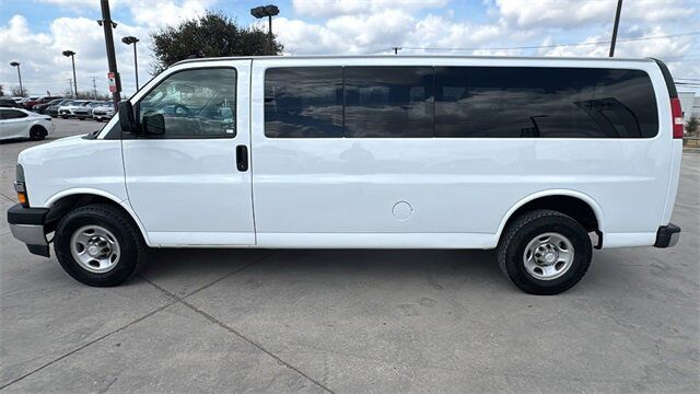 2018 Chevrolet Express Passenger LT New Braunfels TX