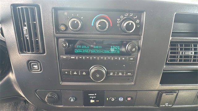 2018 Chevrolet Express Passenger LT New Braunfels TX