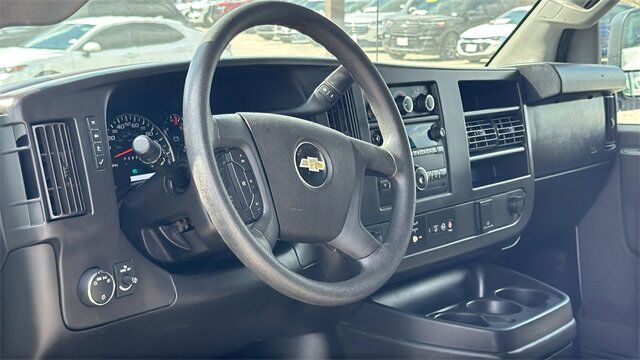 2018 Chevrolet Express Passenger LT New Braunfels TX