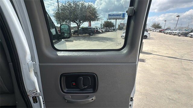 2018 Chevrolet Express Passenger LT New Braunfels TX