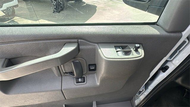 2018 Chevrolet Express Passenger LT New Braunfels TX