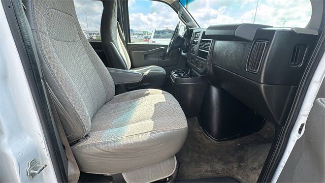 2018 Chevrolet Express Passenger LT New Braunfels TX