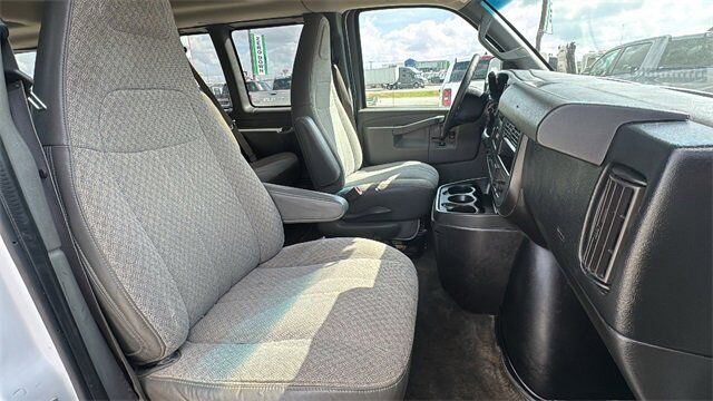 2018 Chevrolet Express Passenger LT New Braunfels TX