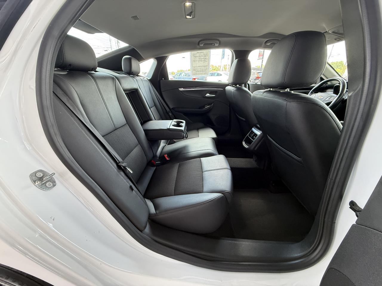 2018 Chevrolet Impala 1LT photo 24