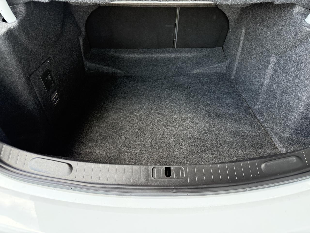2018 Chevrolet Impala 1LT photo 29