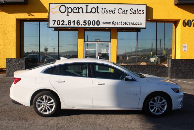 2018 Chevrolet Malibu photo 2