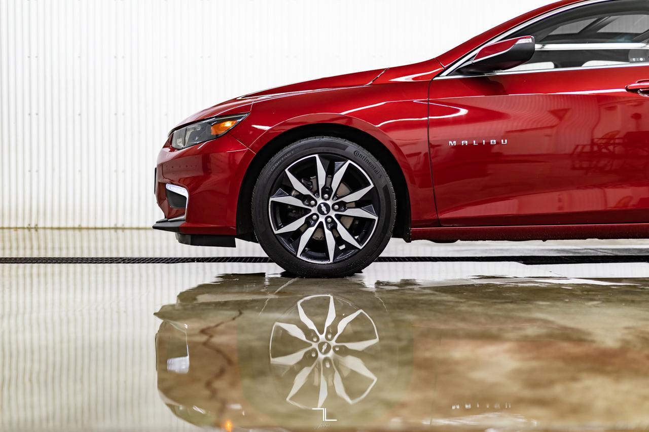 2018 Chevrolet Malibu LT Leather Roof Nav BCam Red Deer AB