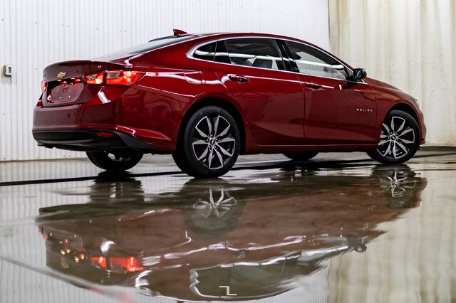 2018 Chevrolet Malibu LT Leather Roof Nav BCam Red Deer AB