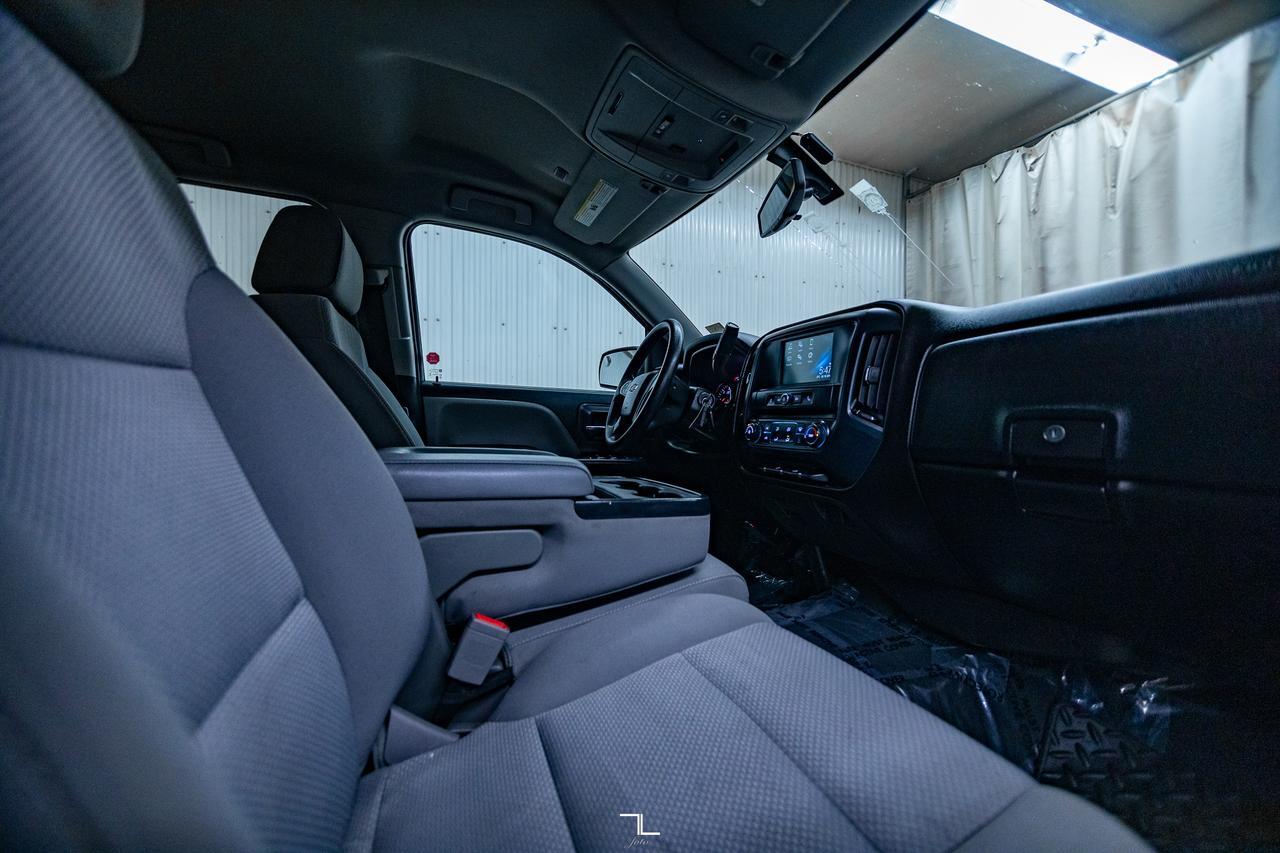 2018 Chevrolet Silverado 1500 4x4 Crew Cab Custom BCam Red Deer AB