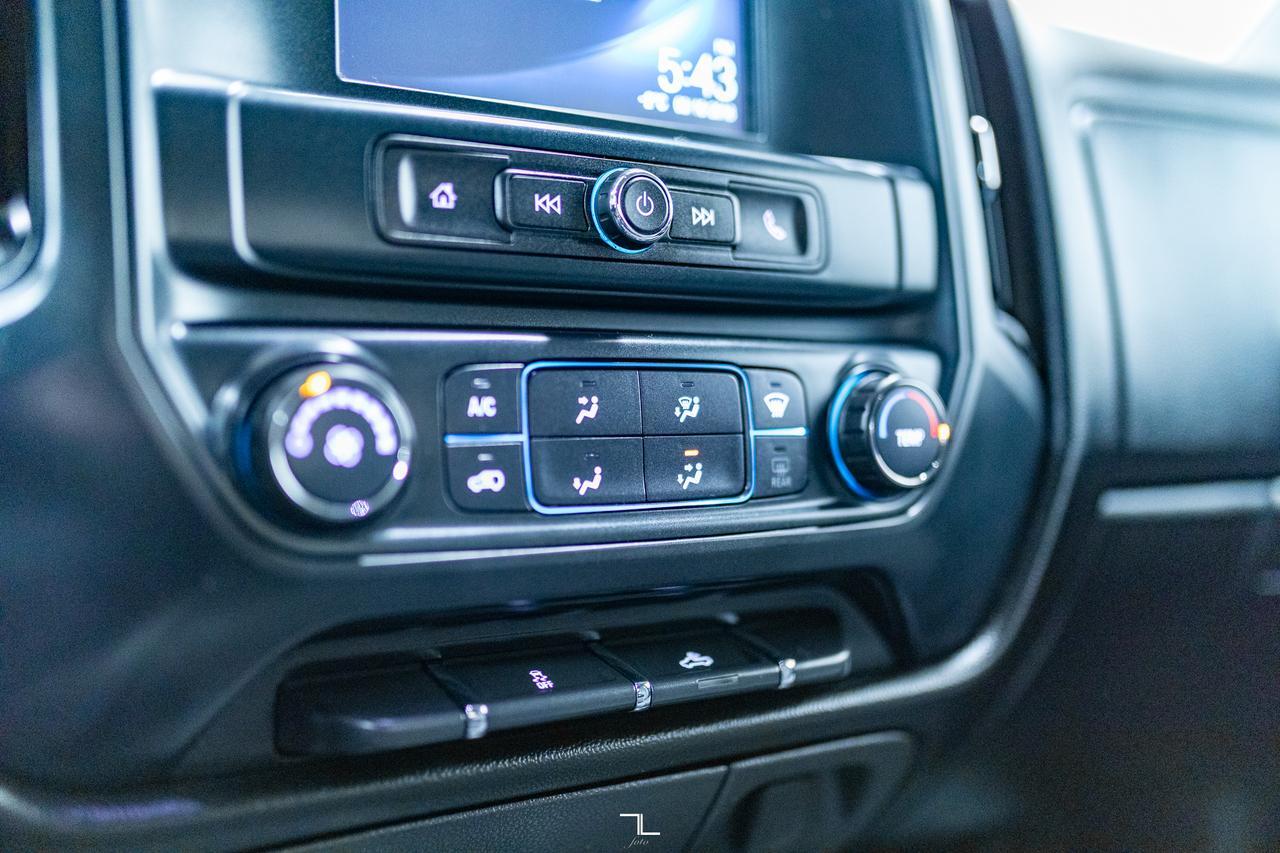 2018 Chevrolet Silverado 1500 4x4 Crew Cab Custom BCam Red Deer AB