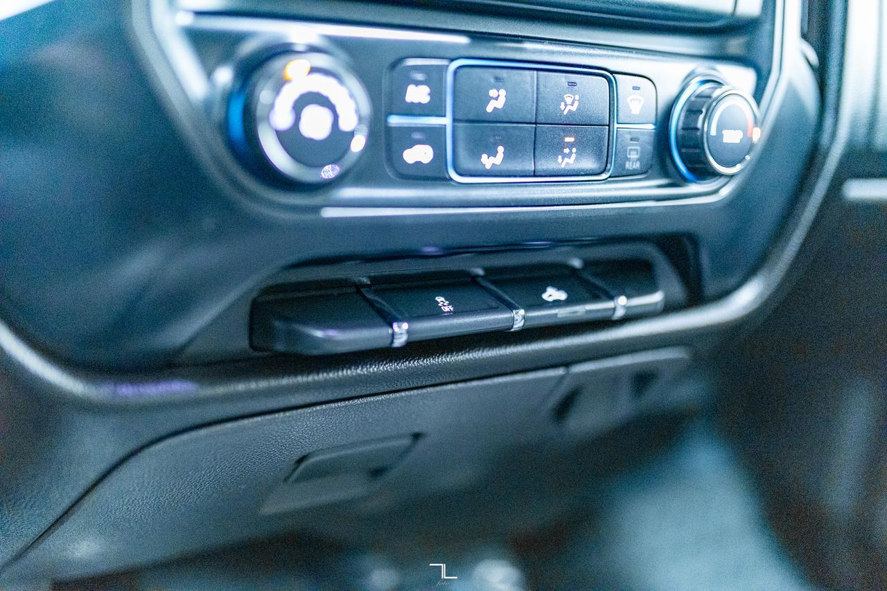 2018 Chevrolet Silverado 1500 4x4 Crew Cab Custom BCam Red Deer AB