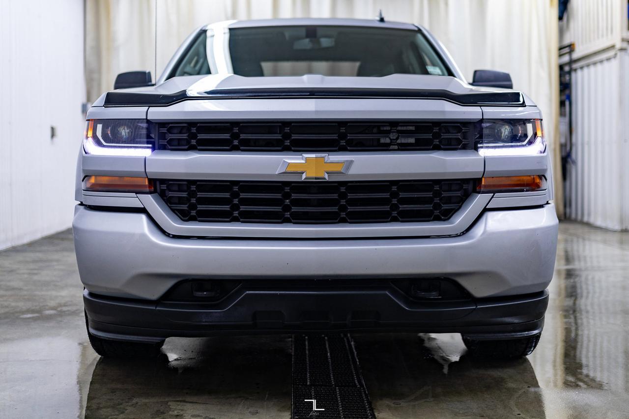 2018 Chevrolet Silverado 1500 4x4 Crew Cab Custom BCam Red Deer AB