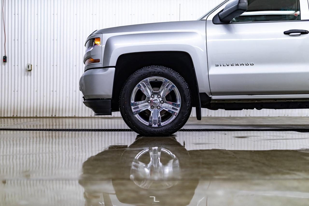 2018 Chevrolet Silverado 1500 4x4 Crew Cab Custom BCam Red Deer AB