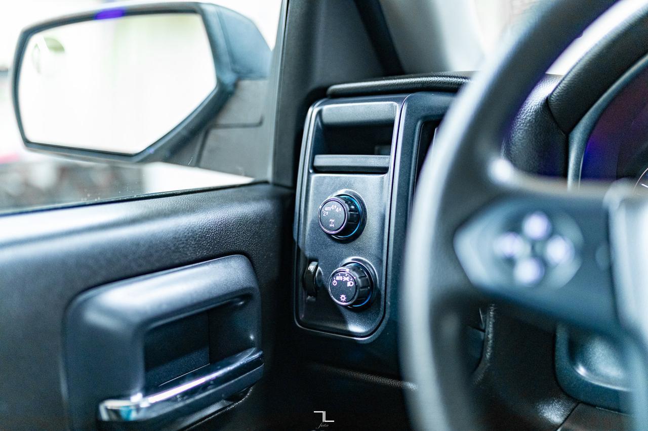 2018 Chevrolet Silverado 1500 4x4 Crew Cab Custom BCam Red Deer AB