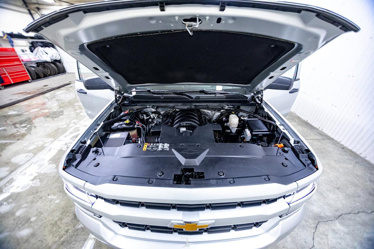 2018 Chevrolet Silverado 1500 4x4 Crew Cab Custom BCam Red Deer AB