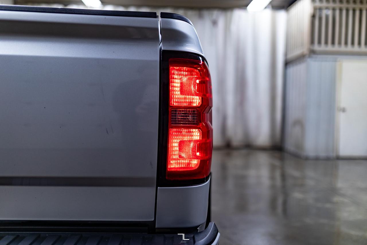 2018 Chevrolet Silverado 1500 4x4 Crew Cab Custom BCam Red Deer AB