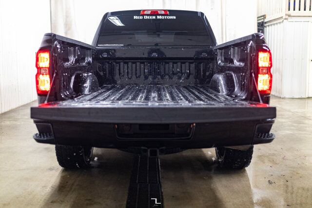 2018 Chevrolet Silverado 1500 4x4 Crew Cab Custom Longbox BCam Red Deer AB