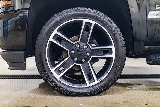 2018 Chevrolet Silverado 1500 4x4 Crew Cab Custom Longbox BCam Red Deer AB