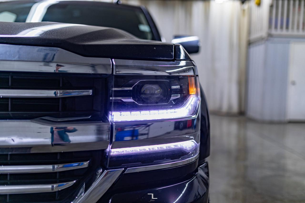 2018 Chevrolet Silverado 1500 4x4 Crew Cab High Country Leather Roof Nav BCam Red Deer AB