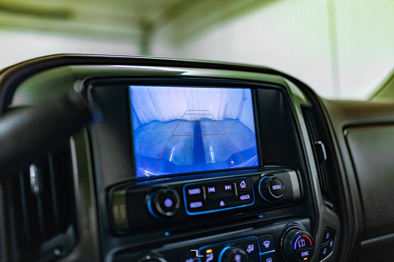 2018 Chevrolet Silverado 1500 4x4 Crew Cab High Country Leather Roof Nav BCam Red Deer AB