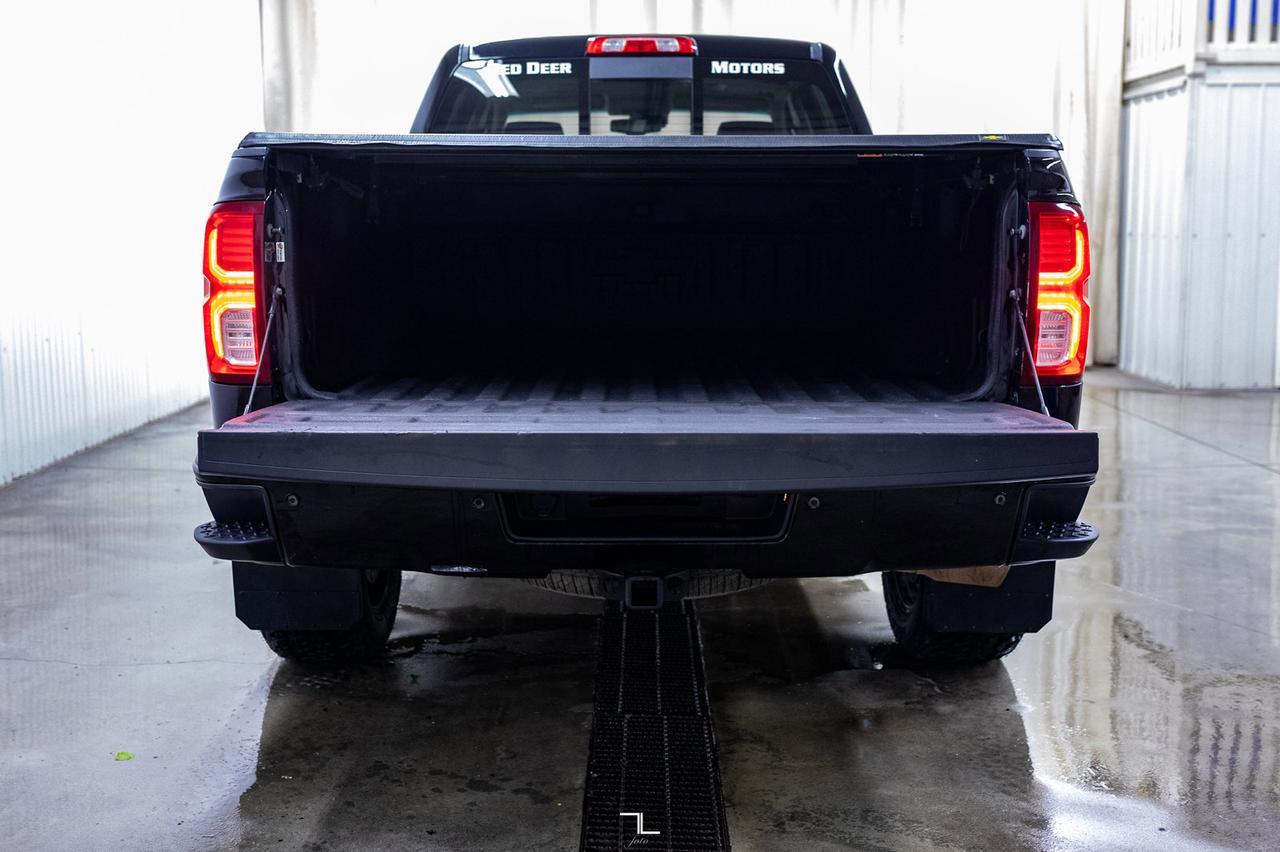 2018 Chevrolet Silverado 1500 4x4 Crew Cab High Country Leather Roof Nav BCam Red Deer AB