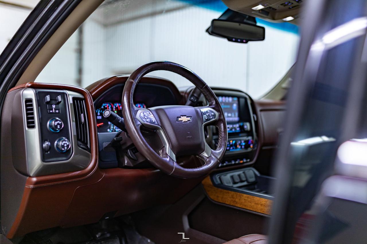 2018 Chevrolet Silverado 1500 4x4 Crew Cab High Country Leather Roof Nav BCam Red Deer AB