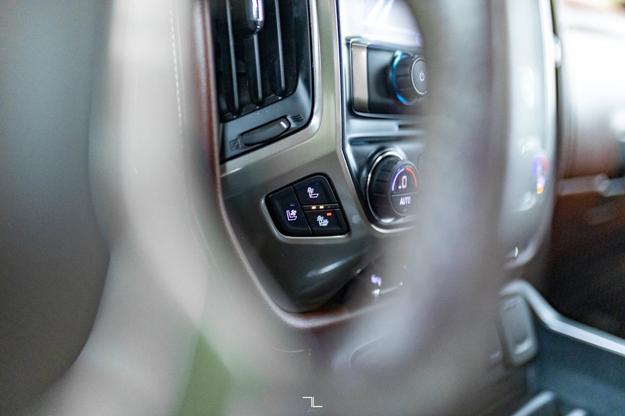 2018 Chevrolet Silverado 1500 4x4 Crew Cab High Country Leather Roof Nav BCam Red Deer AB