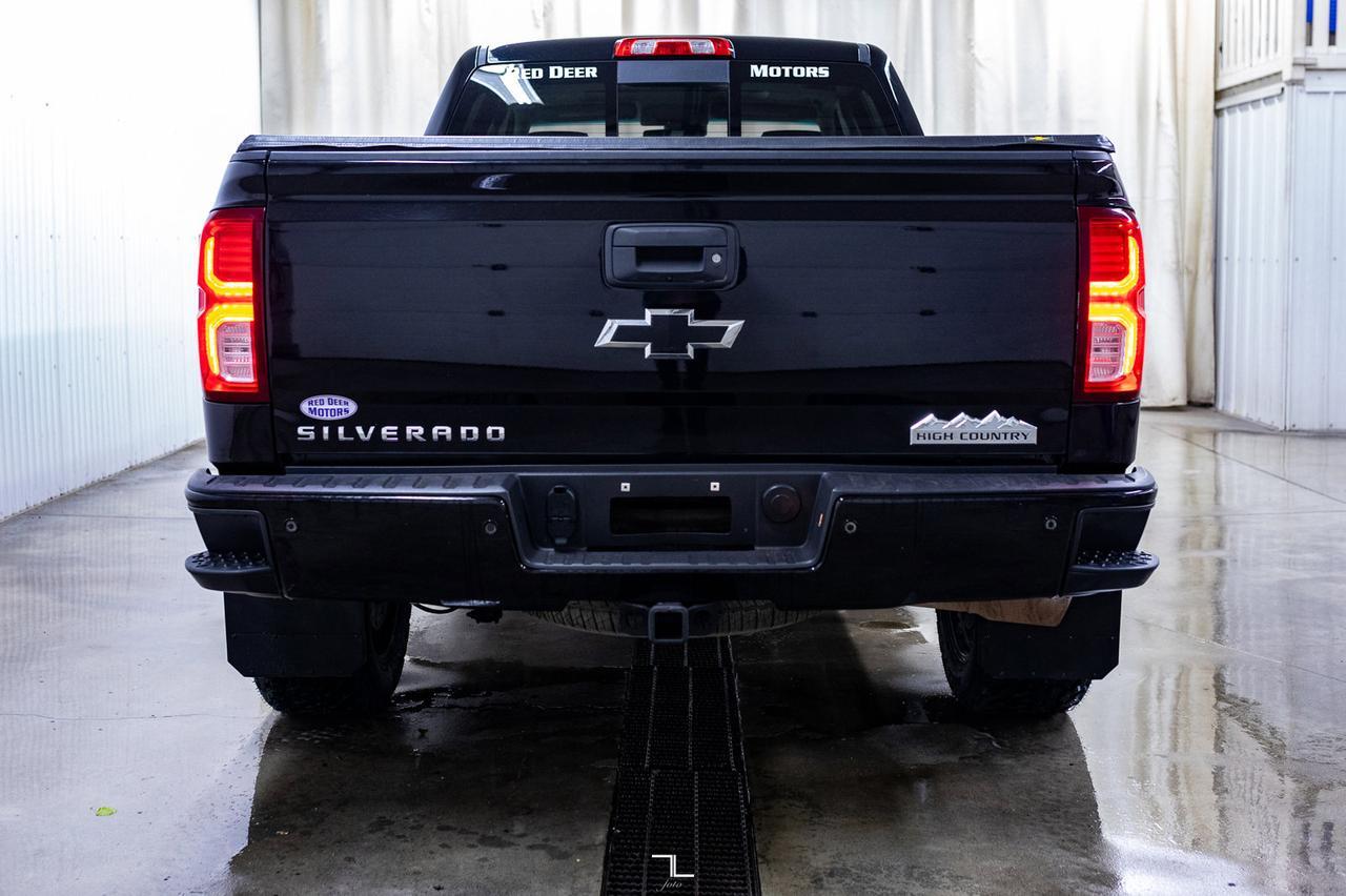 2018 Chevrolet Silverado 1500 4x4 Crew Cab High Country Leather Roof Nav BCam Red Deer AB