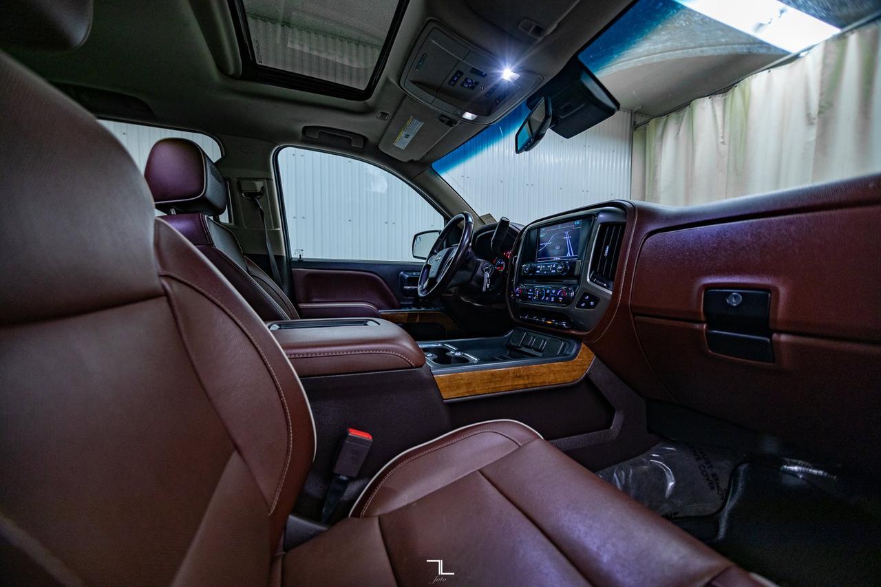 2018 Chevrolet Silverado 1500 4x4 Crew Cab High Country Leather Roof Nav BCam Red Deer AB