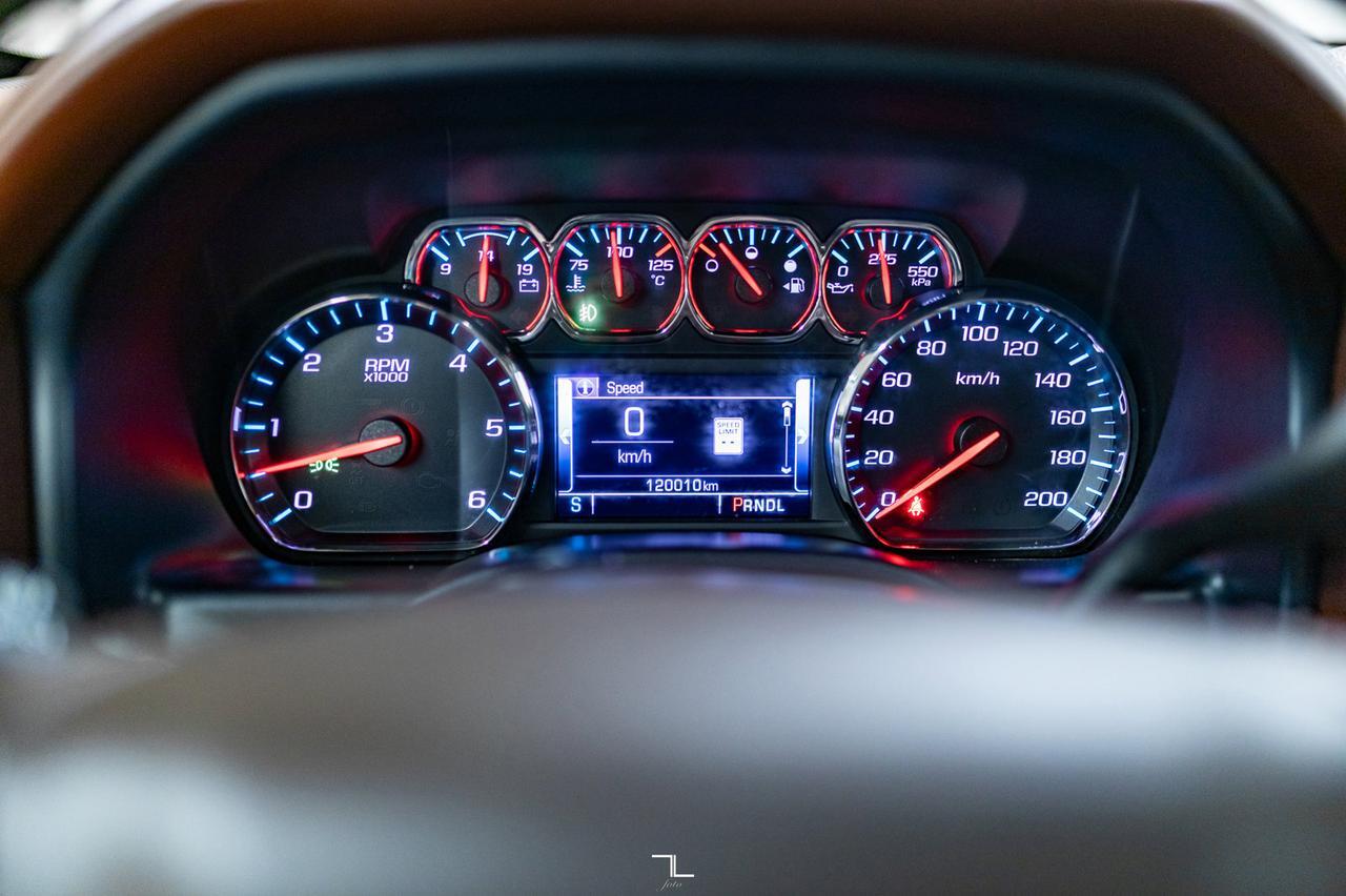 2018 Chevrolet Silverado 1500 4x4 Crew Cab High Country Leather Roof Nav BCam Red Deer AB