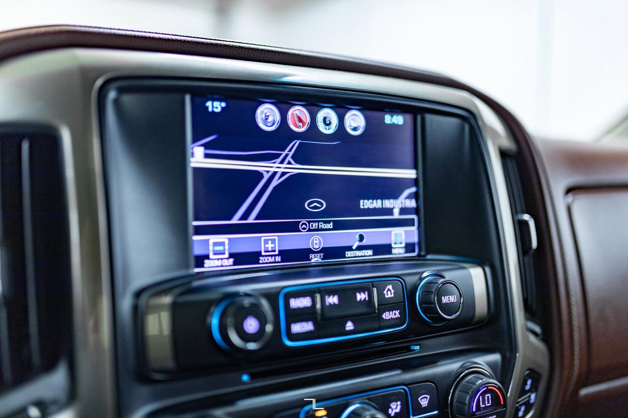 2018 Chevrolet Silverado 1500 4x4 Crew Cab High Country Leather Roof Nav BCam Red Deer AB